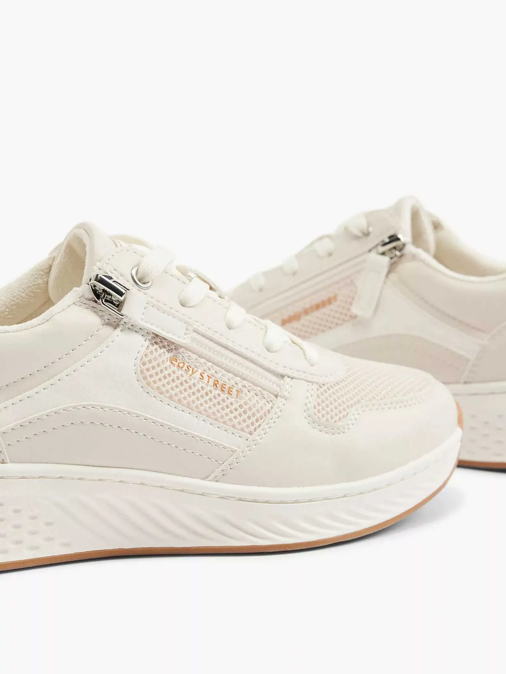 Beige Sneaker