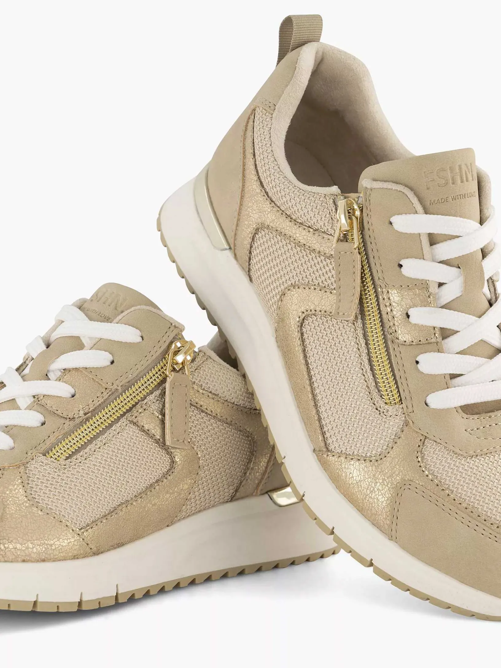 Beige Sneaker