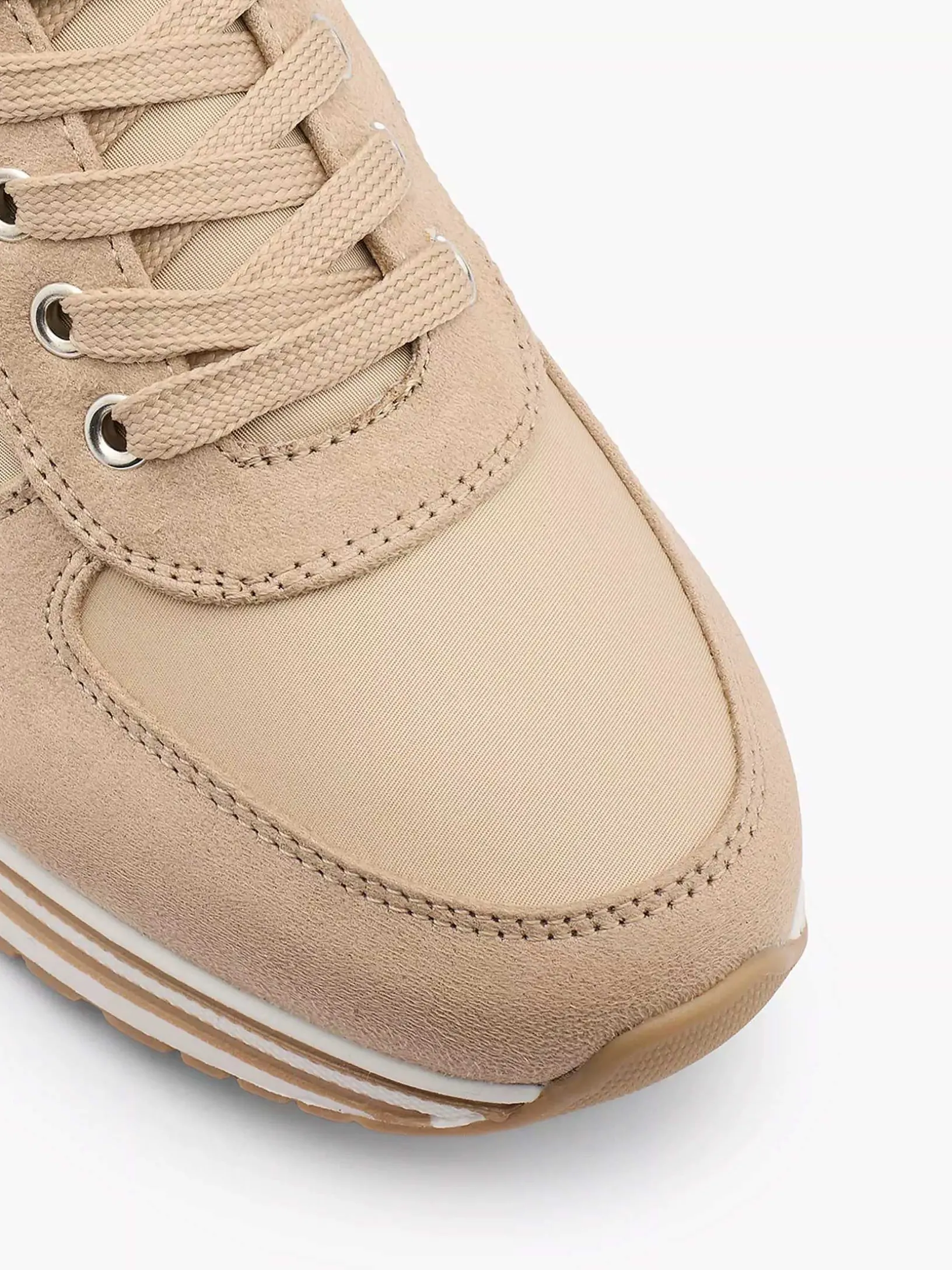 Beige Sneaker