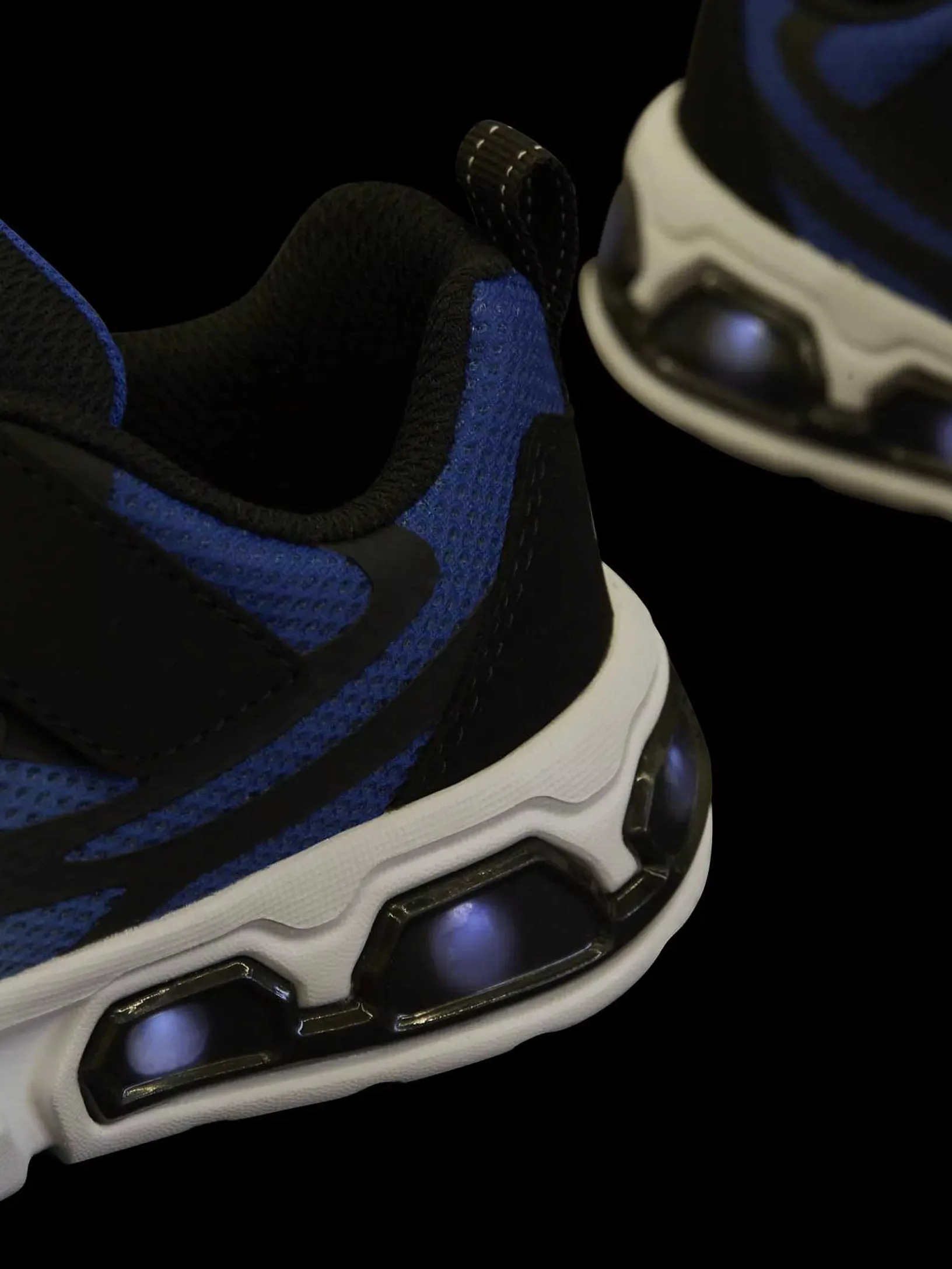 Blauwe Sneaker Lichtjes