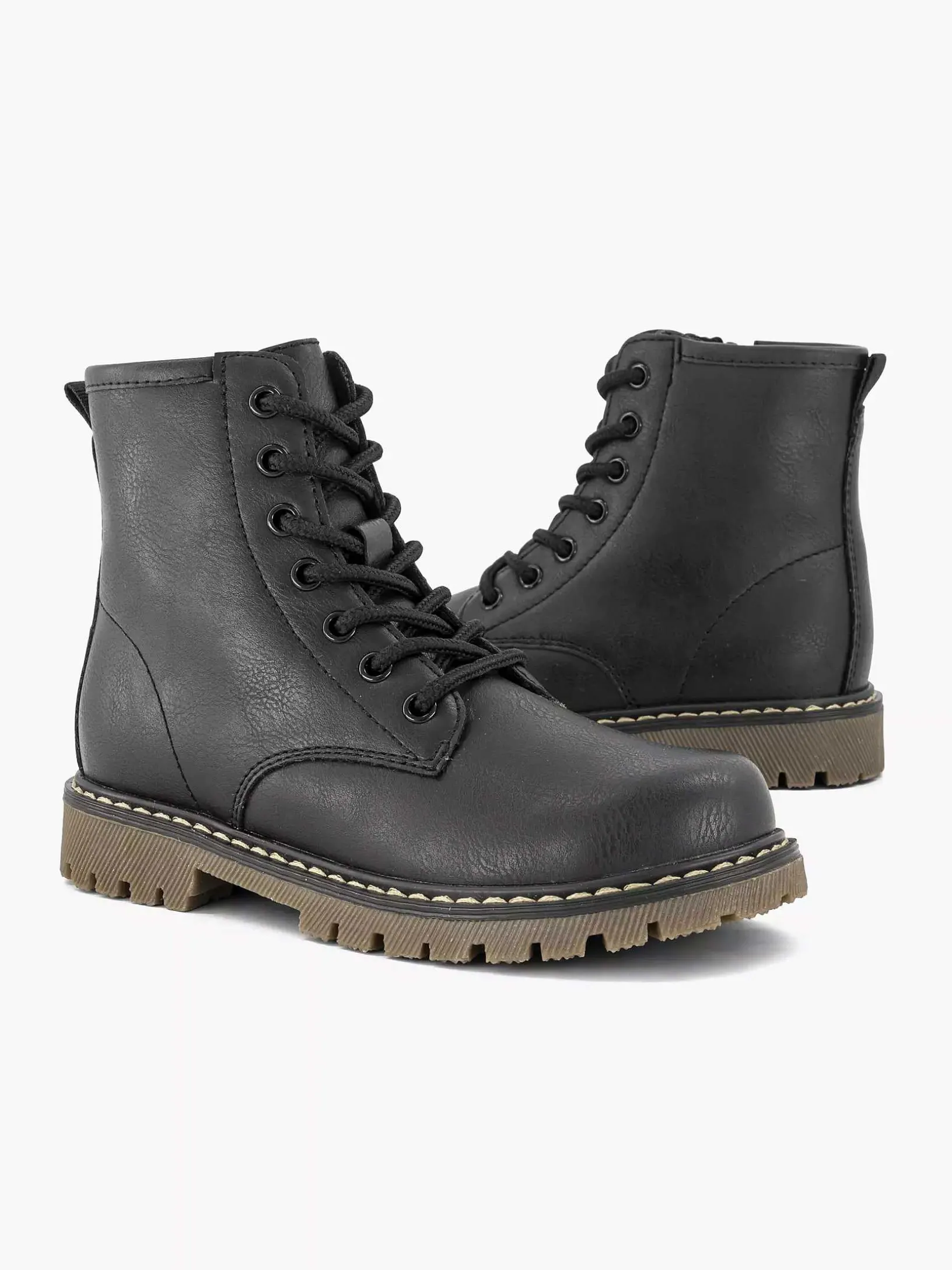 Zwarte Veterboot